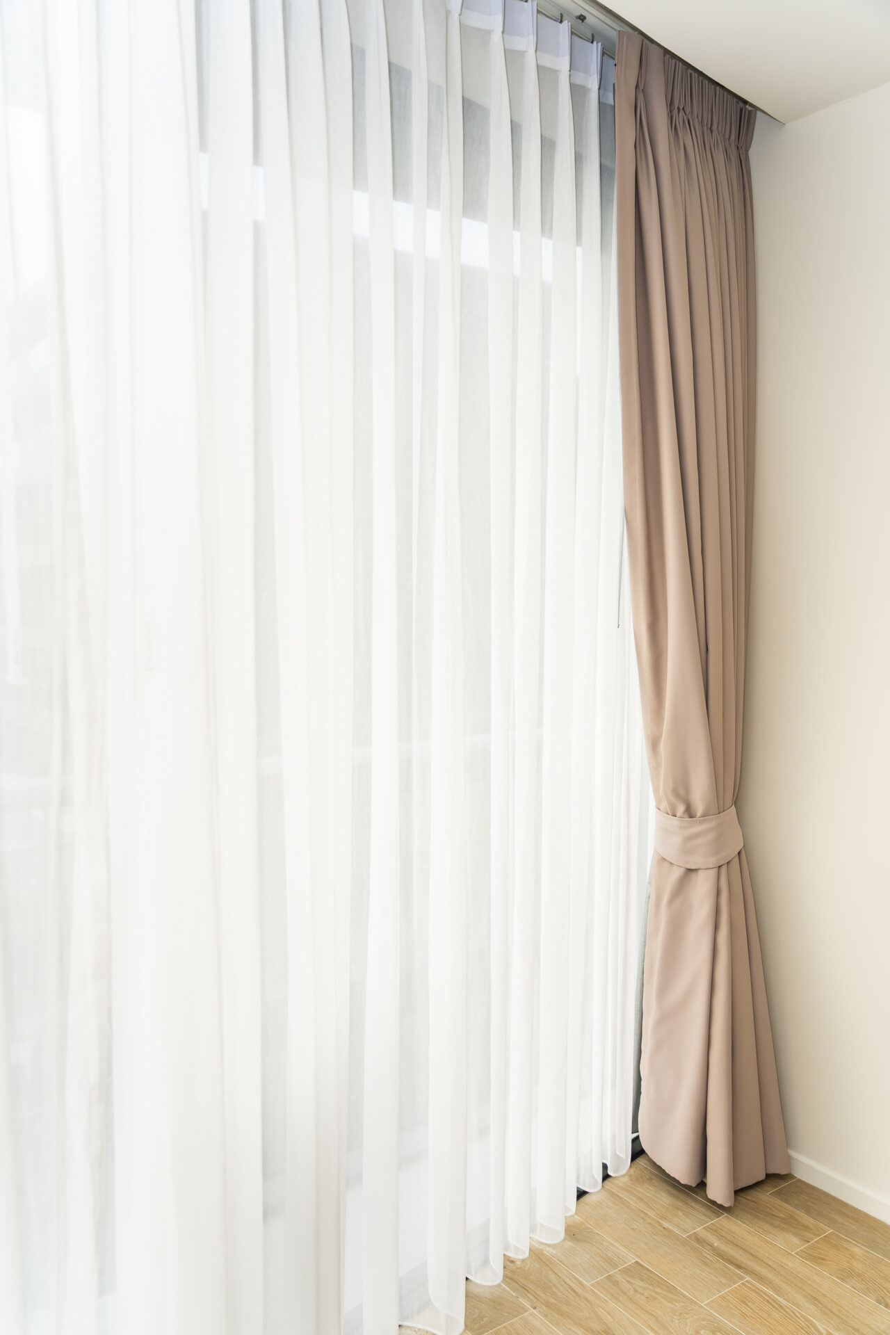 shutterlux-pinch-pleat-drapery-curtains-stcatharines-markham-scarborough-oakville-toronto-hamilton
